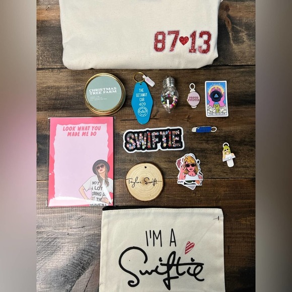 13 Days Of Swiftmas Taylor Swift Inspired Advent Calendar Goodies - Picture 1 of 16